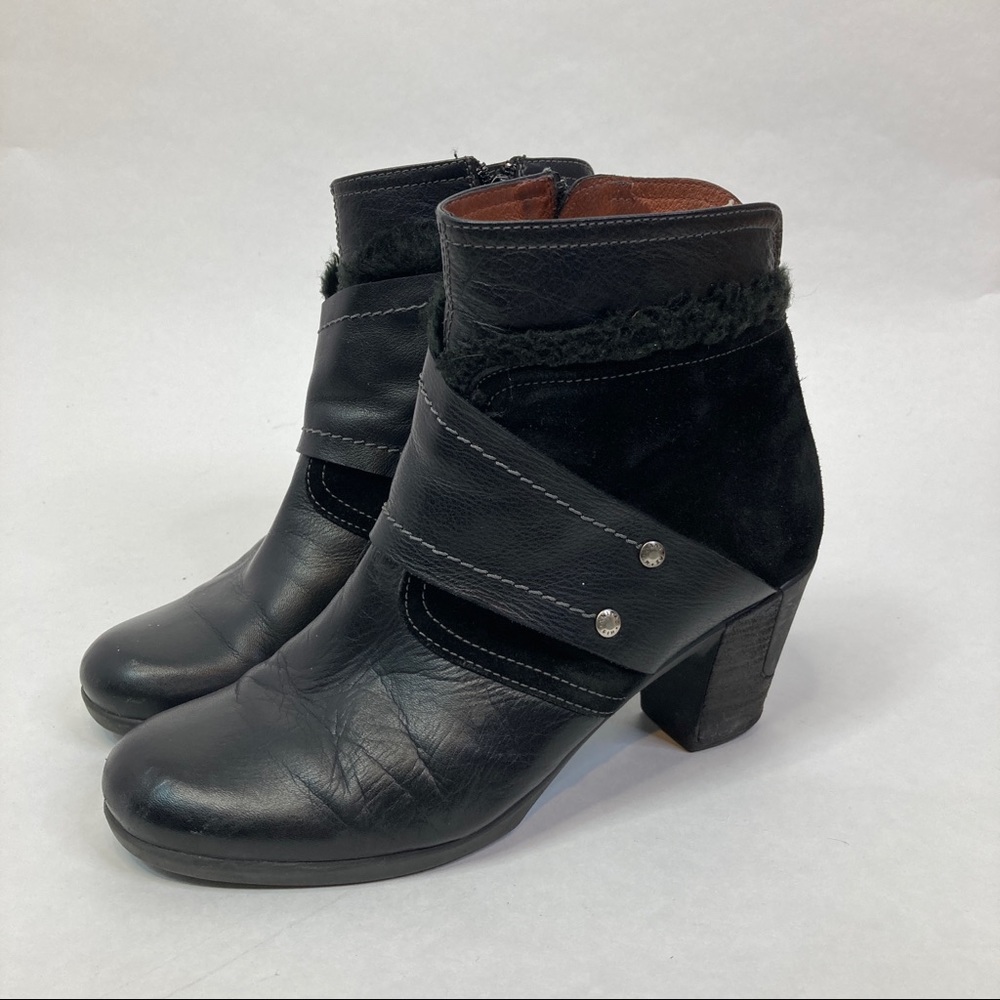 Hispanitas Black Leather and Suede Ankle Boots 39